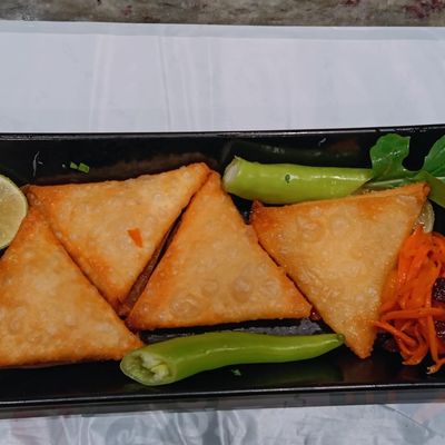 Meat Samosa 4 pieces
