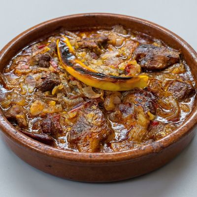 طاجن لحم مع بصل