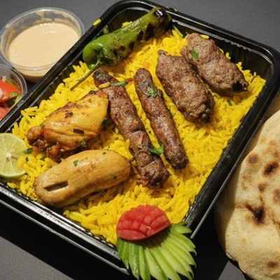 وجبة كفتة سجق شيش مشوي مخلوطة