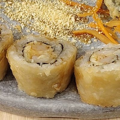Ura Crunchy fried rolls 4pcs