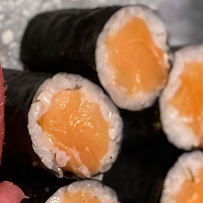 Salmon Hosomaki 6pcs