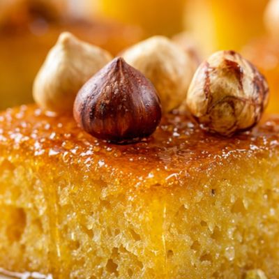 فطيرة بسبوسة بالبندق