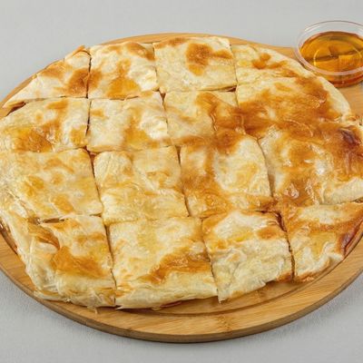 Cream and honey fruit pie