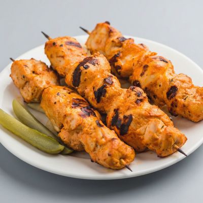 Half a kilo of shish tawook