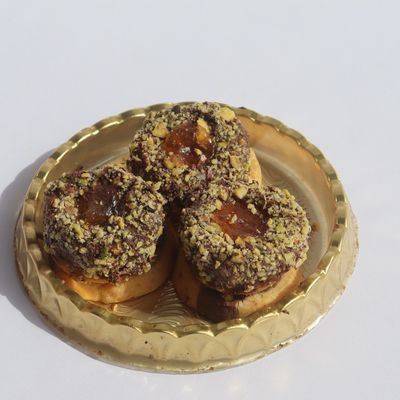 Sablé with Apricot Jam, Dark Chocolate, and Pistachio