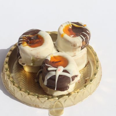 Sablé with Mango Jam and Half Chocolate