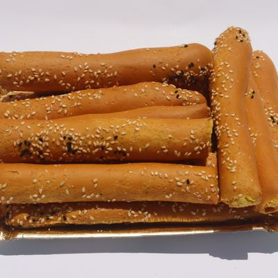 بقسماط الحمص والسمسم