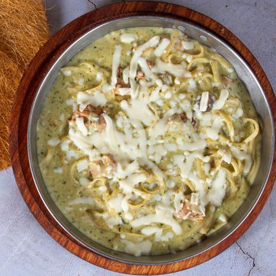 Fettuccine Chicken Pesto
