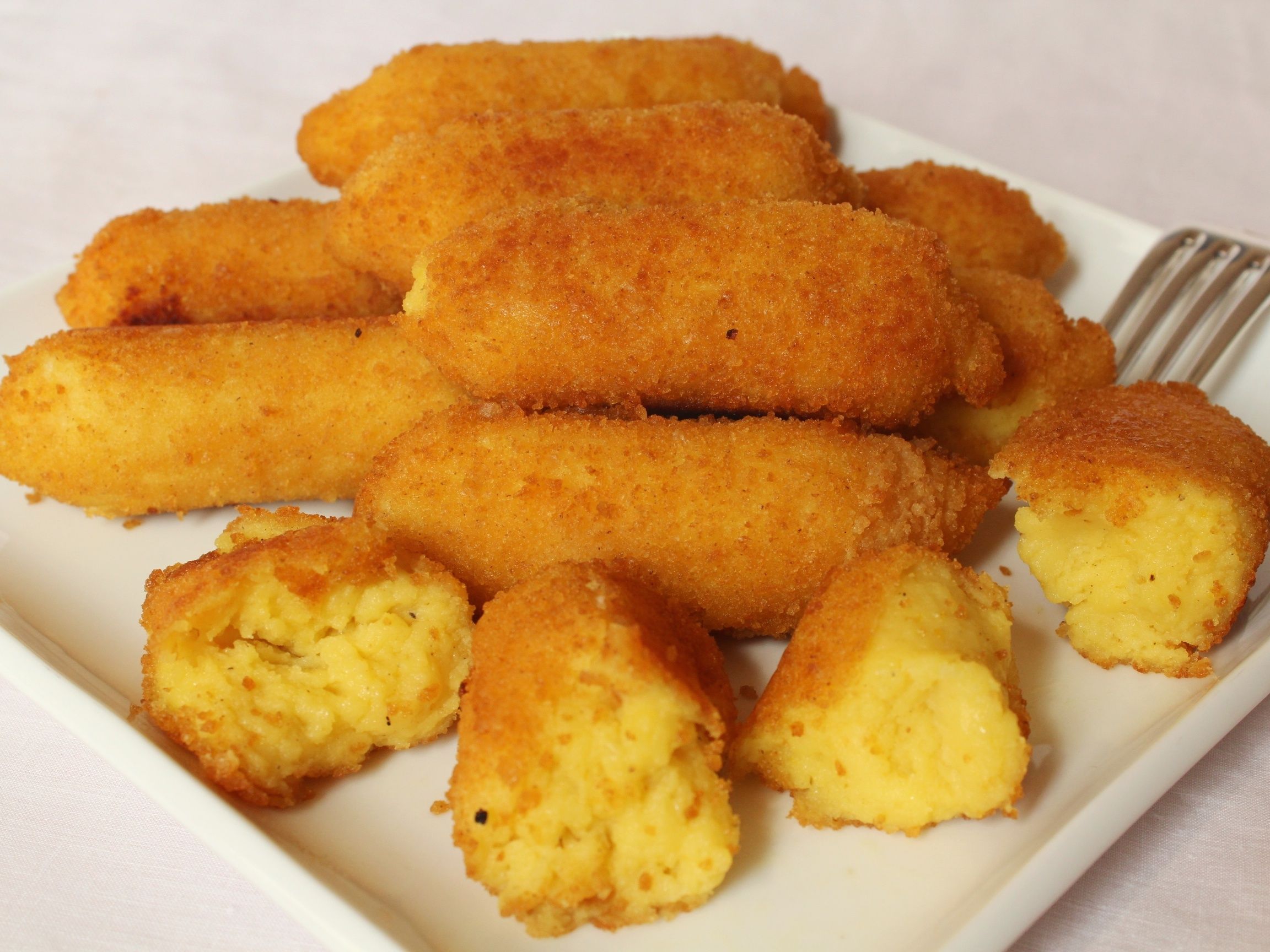 4 pieces of breaded fried potato cutlets