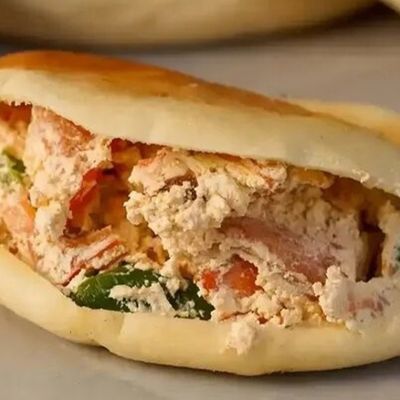 Old Cheese Sandwich with Tomato