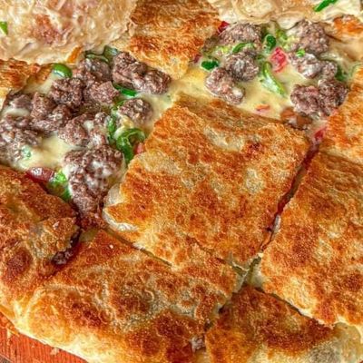 KIRI PASTRAMI SAUSAGE PIE