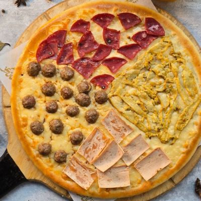 Khan Ezz (Meat Mix) pizza