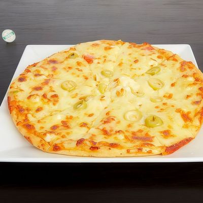 Mixed oriental pizza with cheese