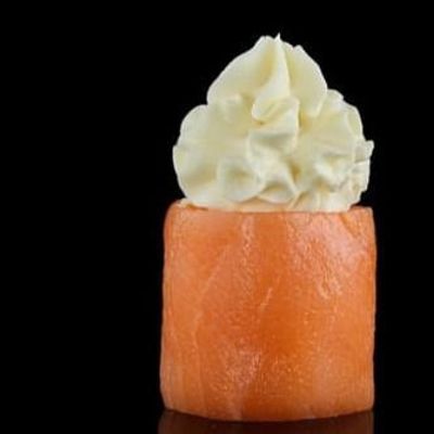 Gunkan Smoke Salmon with Cheese