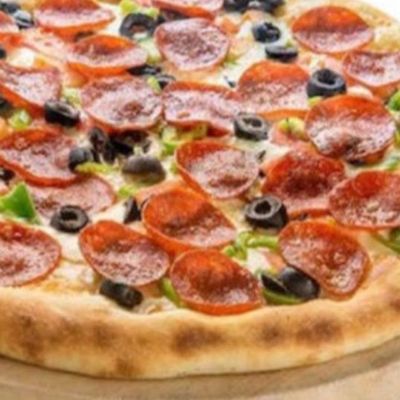 Medium pepperoni pizza