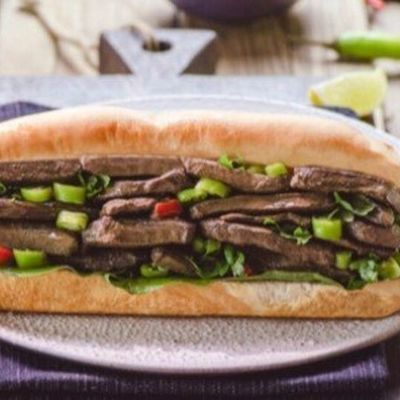 ساندويتش كبدة إسكندراني وسط