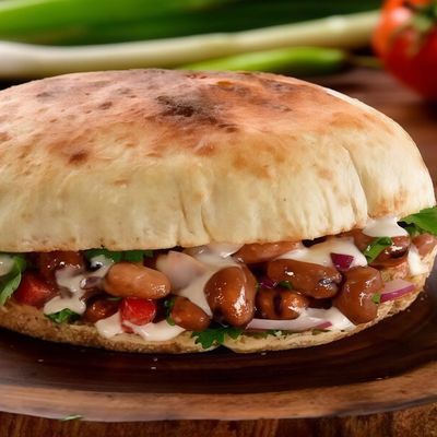 ساندويتش فول مع بطاطس مقلية