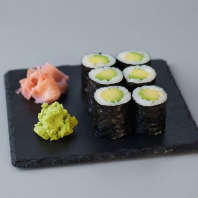 AVOCADO HOSOMAKI ROLL