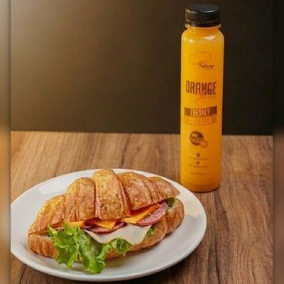 Croissant sandwich meal