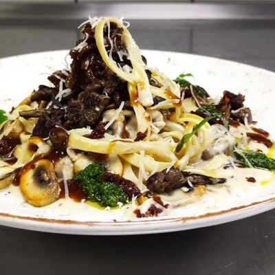 Linguini Beef Steak Alfredo