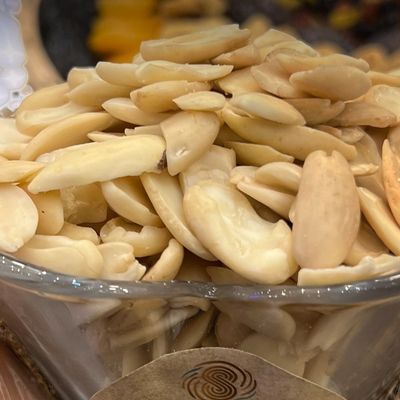 White Half Almonds 125g