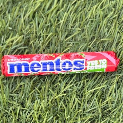 Mentos Strawberry Flavor 25g