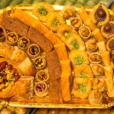 Medium oriental dessert platter