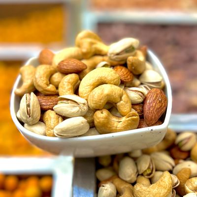 Lemon flavored nut assortment 125g