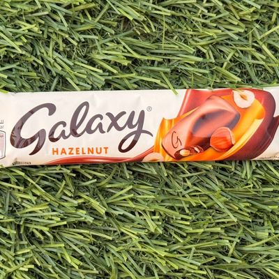 Galaxy Smooth Milk Chocolate with Hazelnut 18g