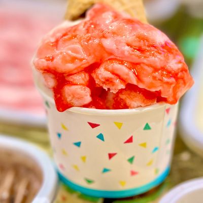 Strawberry Cheesecake Ice Cream 250g