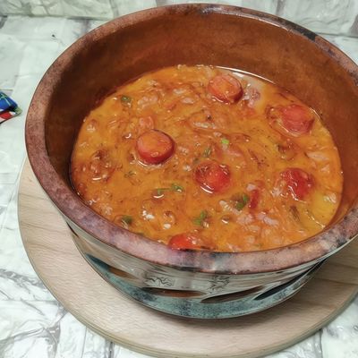 علبة فول بالسجق