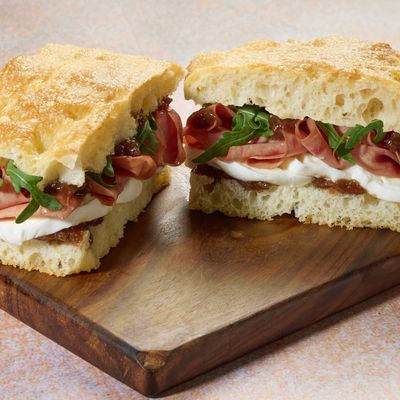 Klay deli photo 3
