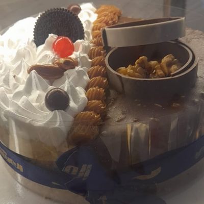20cm Torte Cake, Half Cream And Half Chocolate