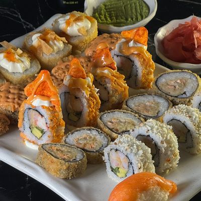 box of 24 fried sushi pieces