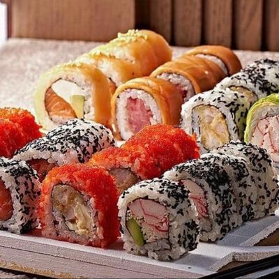box of 30 assorted items