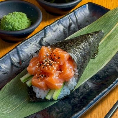 Salmon Temaki