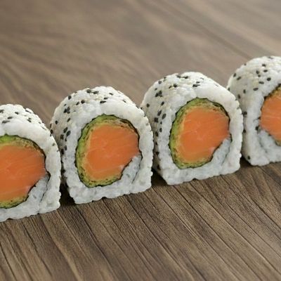 Ura Chic Maki Roll