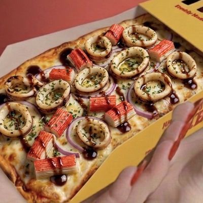 Crab Calamari Pizza