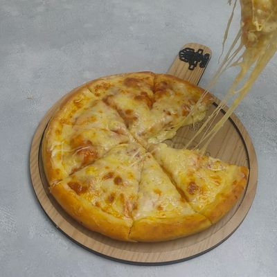 Italian pizza for cheese lovers