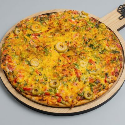 Oriental pizza with pastrami