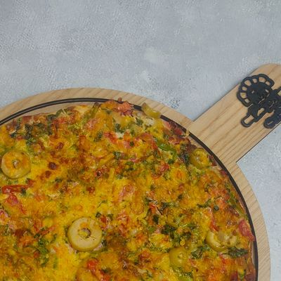 Oriental pizza with chicken ranch