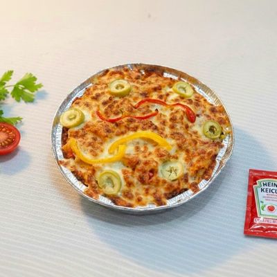 Pasta casserole with chicken and mozzarella cheese