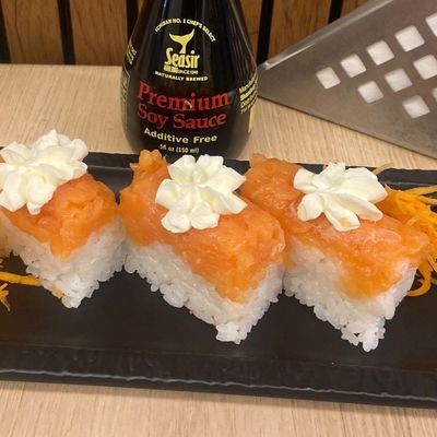 Salmon Oshi