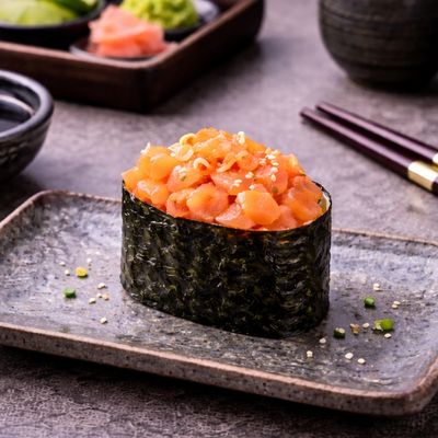 Gunkan Salmon