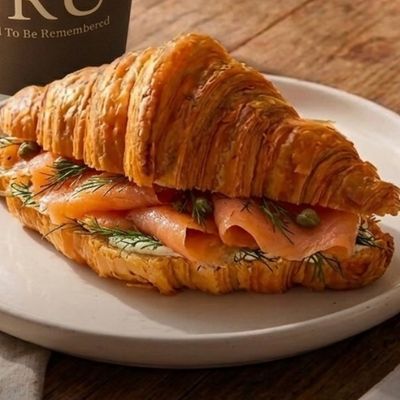 Salmon croissant