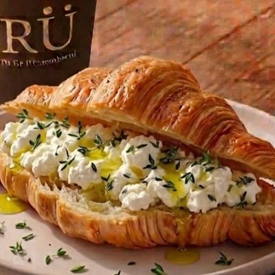 Croissant With Cheese And Zaatar