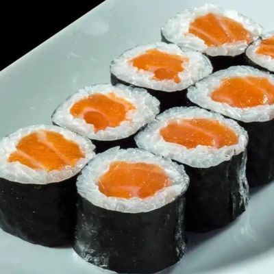 Salmon Maki Roll