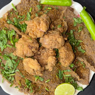 وجبة كبد ومخ مع أرز