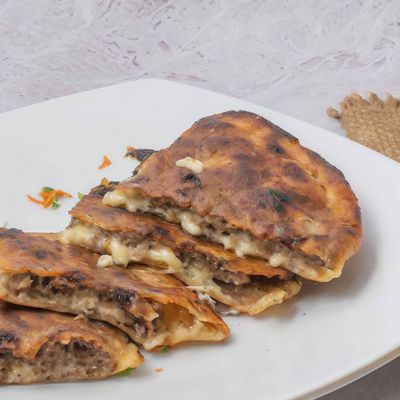 Hawawshi with mozzarella cheese