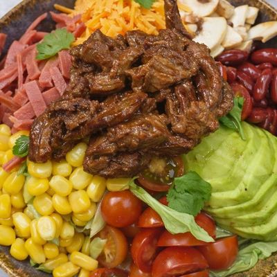 Rainbow Steak Salad with Fresh Vegetables